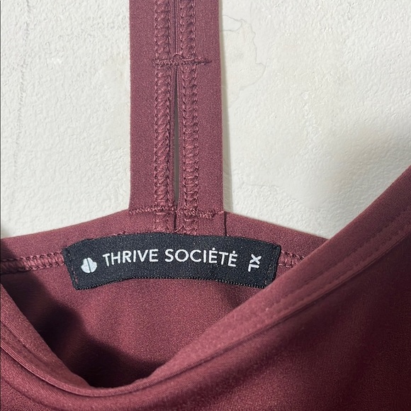 Thrive Society work out top - Picture 3 of 9
